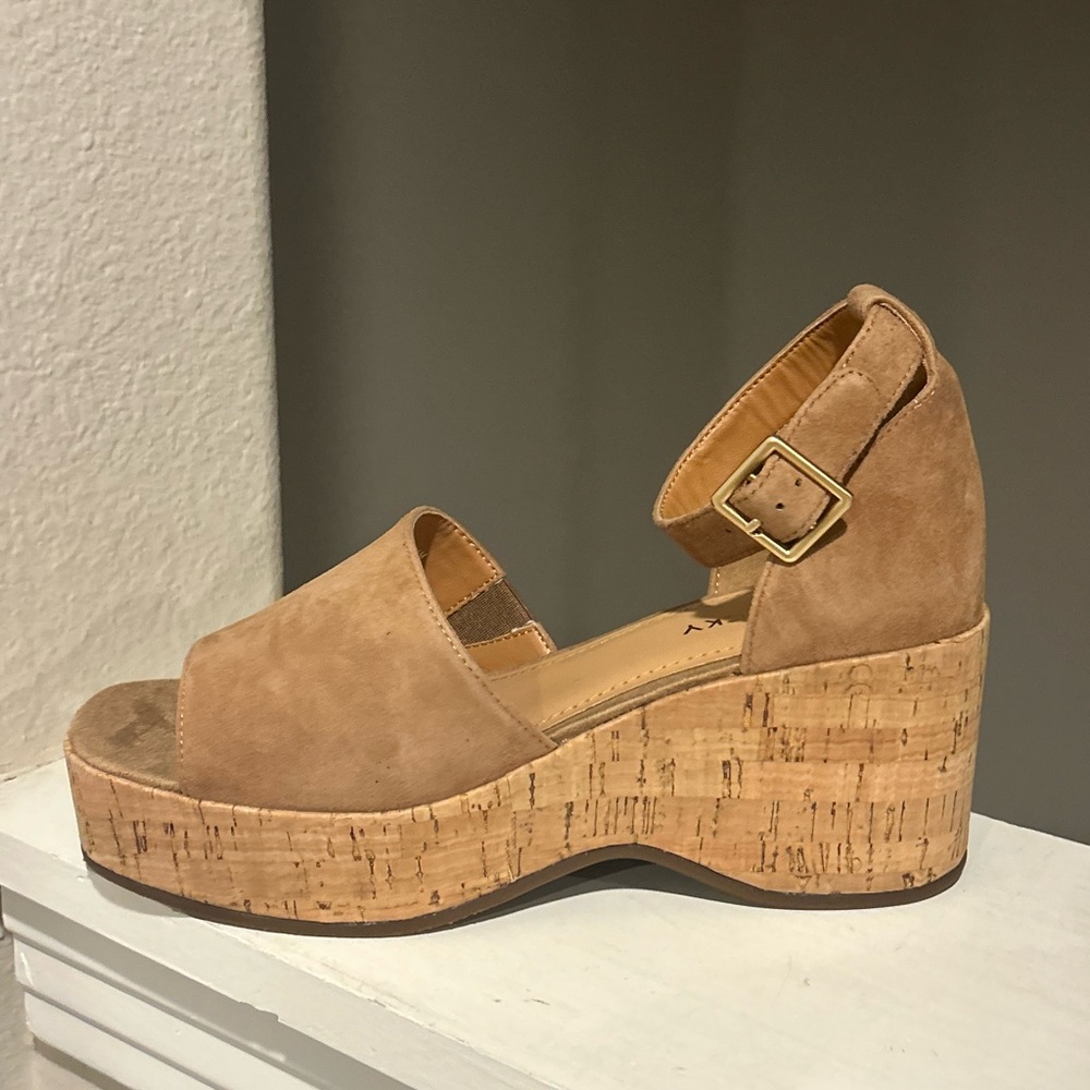 Lisa Vicky Nordstrom Laud Sunflower Cork Wedge Platform Strappy Sandals 7 NEW - Picture 4 of 10